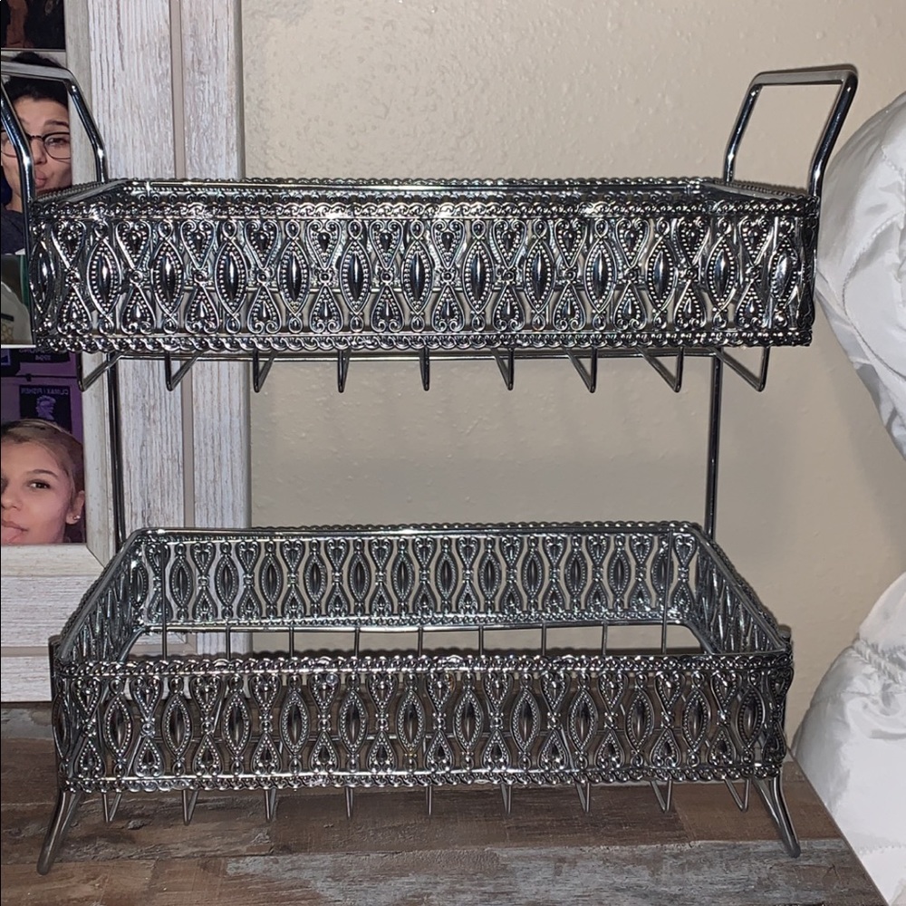 Beauty Organizer Metal Stand.